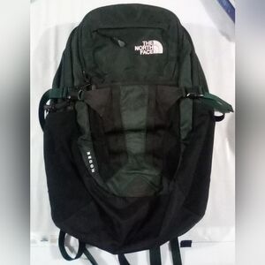 🏞Green North Face Recon Backpack (lots of pockets)🏞